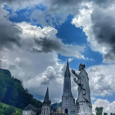 Roc De Massabielle Hotell Lourdes