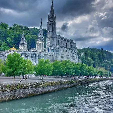 Hotell Roc De Massabielle Lourdes