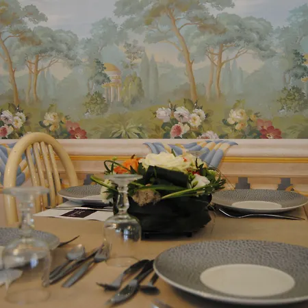 大鹏岩洞酒店 3* 卢德