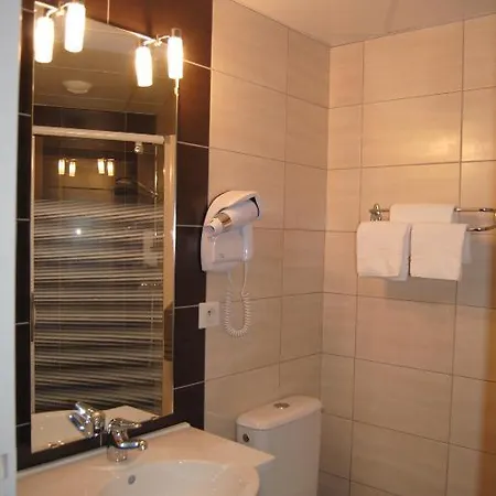 Hotell Roc De Massabielle 3*