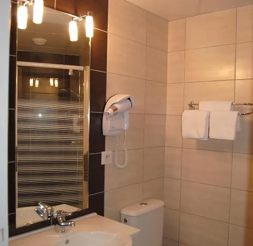 Hotel Roc De Massabielle 3*