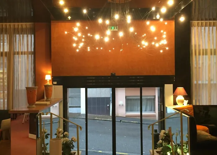 Hotel Roc De Massabielle 3*